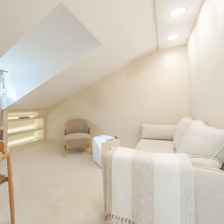 Lo͝or Luxury Retreat Hotel 4*