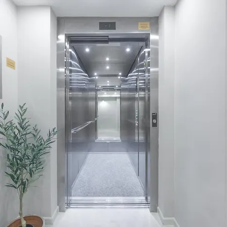 Lo͝or Luxury Retreat Hotel 4*