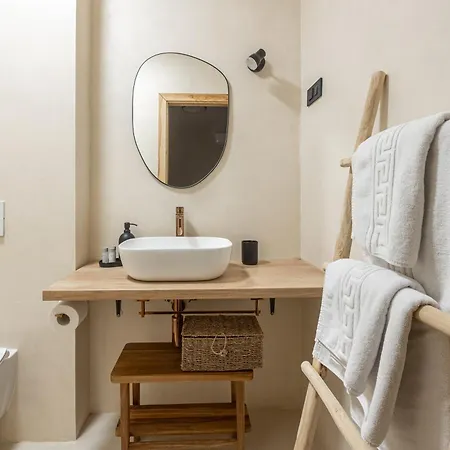 Lo͝or Luxury Retreat 4*